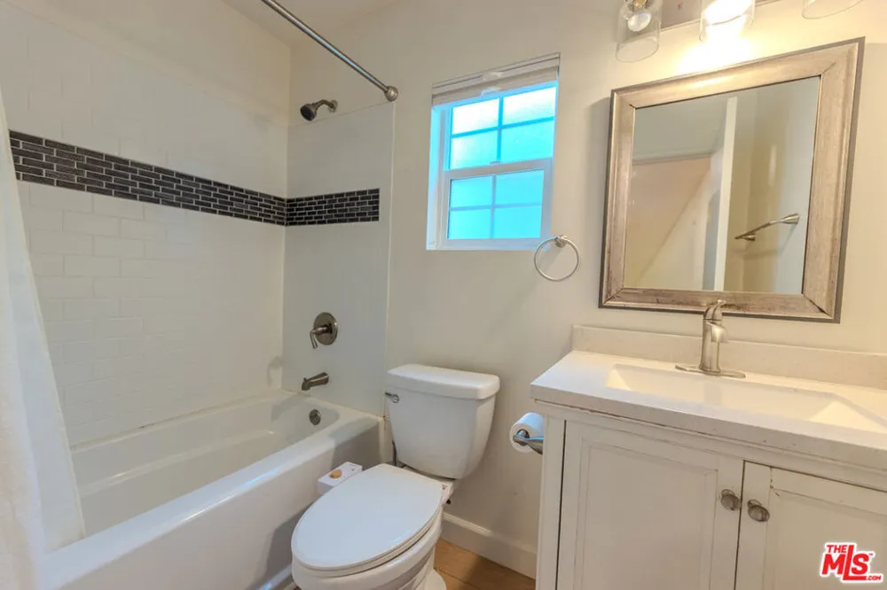 837 Sunset Avenue Venice, CA 90291