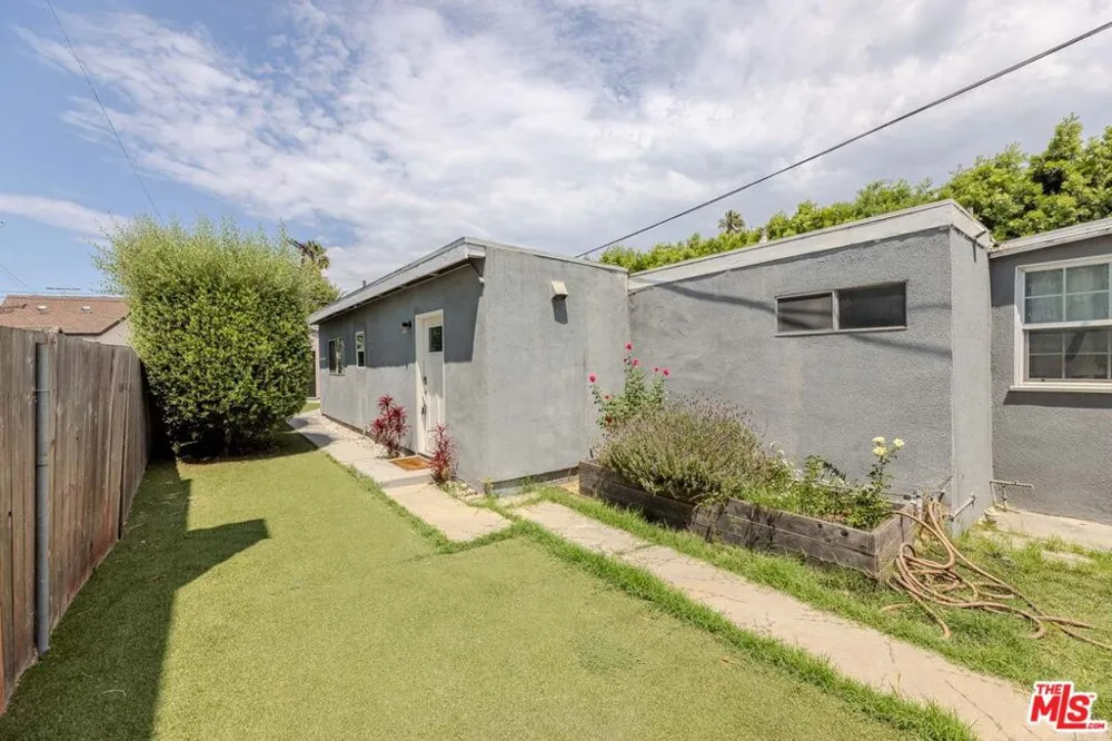 837 Sunset Avenue Venice, CA 90291