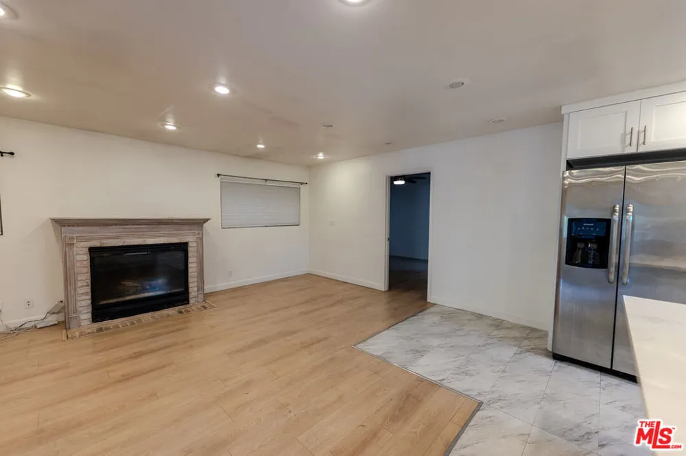 837 Sunset Avenue Venice, CA 90291