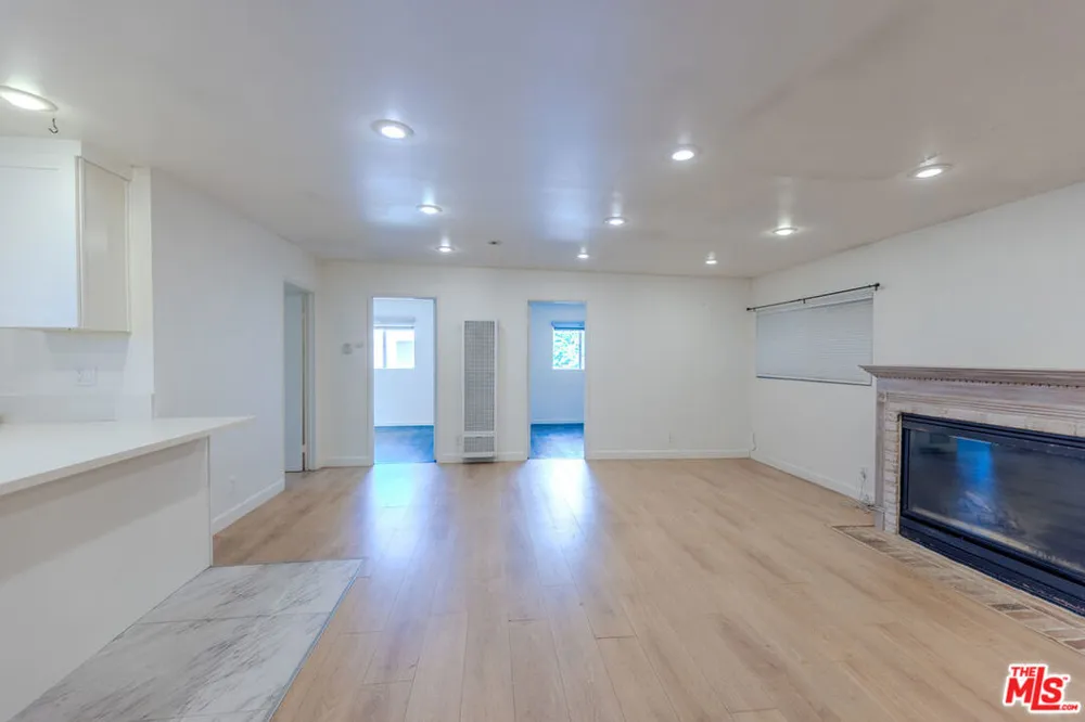 837 Sunset Avenue Venice, CA 90291