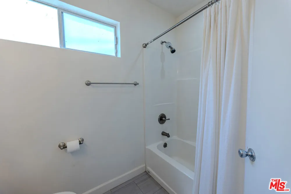 837 Sunset Avenue Venice, CA 90291