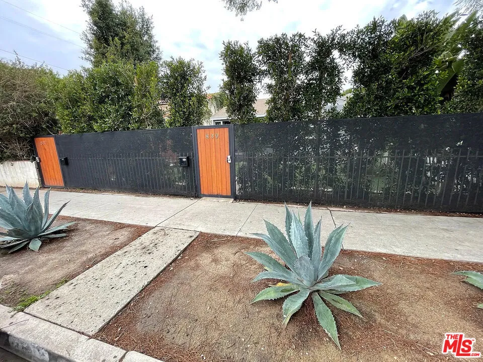 837 Sunset Avenue Venice, CA 90291