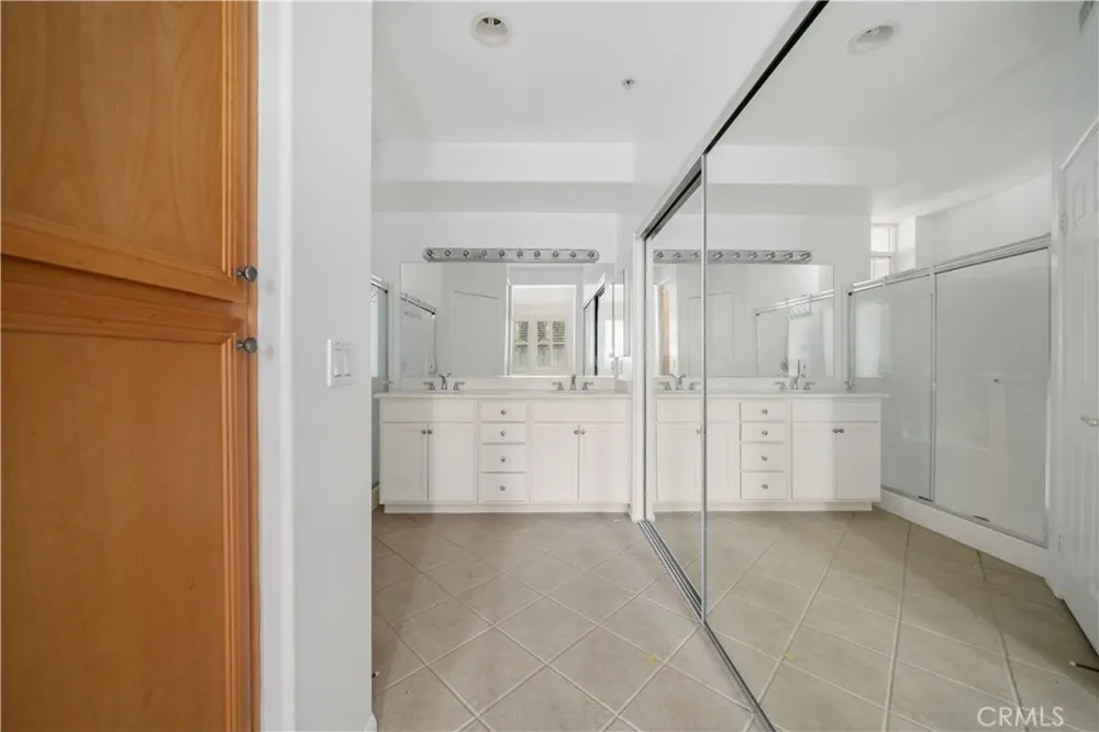 13075 Pacific Promenade #109 Playa Vista, CA 90094
