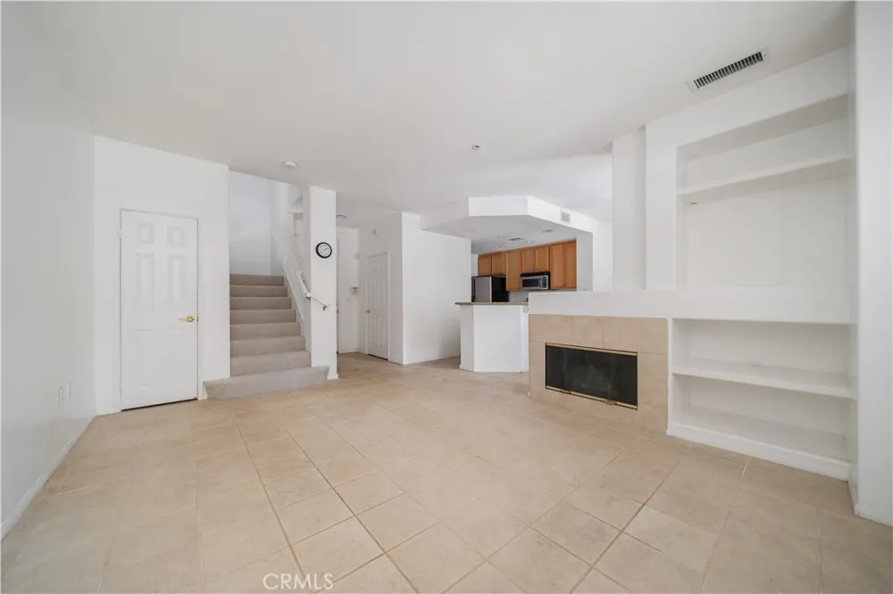 13075 Pacific Promenade #109 Playa Vista, CA 90094