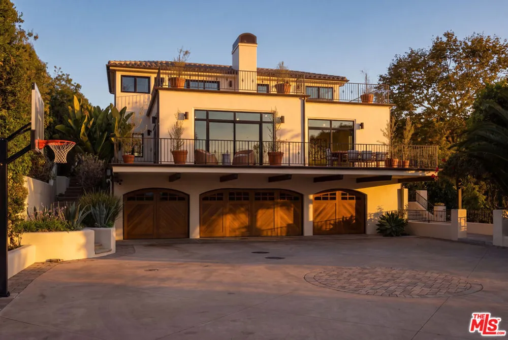 7015 Grasswood Avenue Malibu, CA 90265