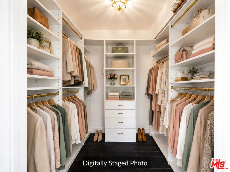 4645 Petit Avenue Encino, CA 91436