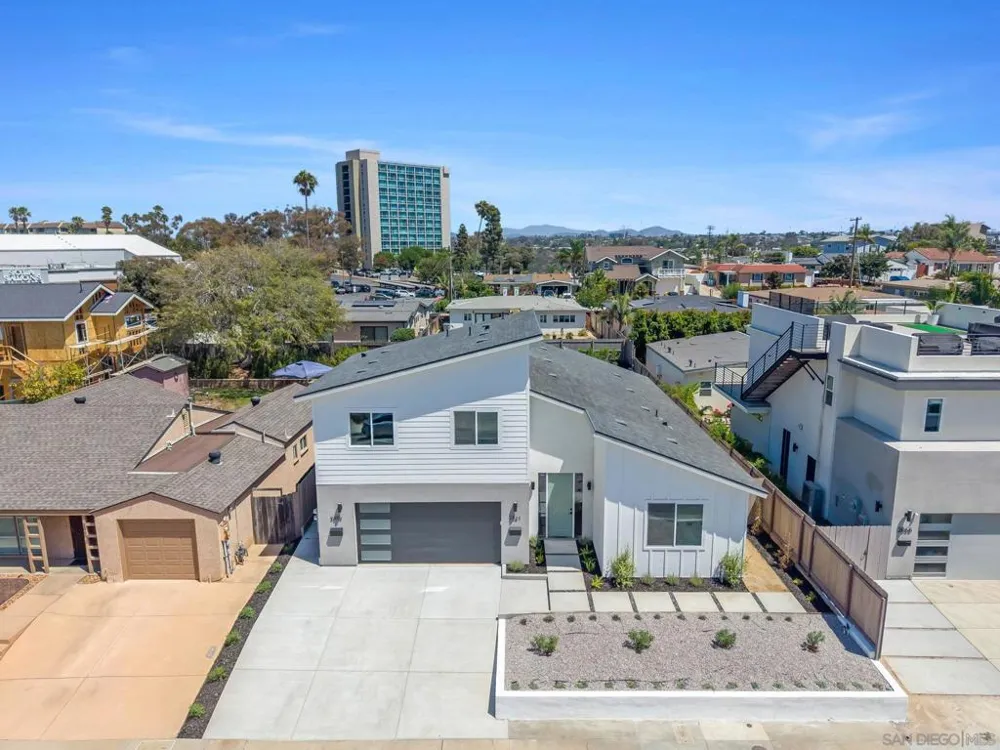 2861 Burgener San Diego, CA 92110