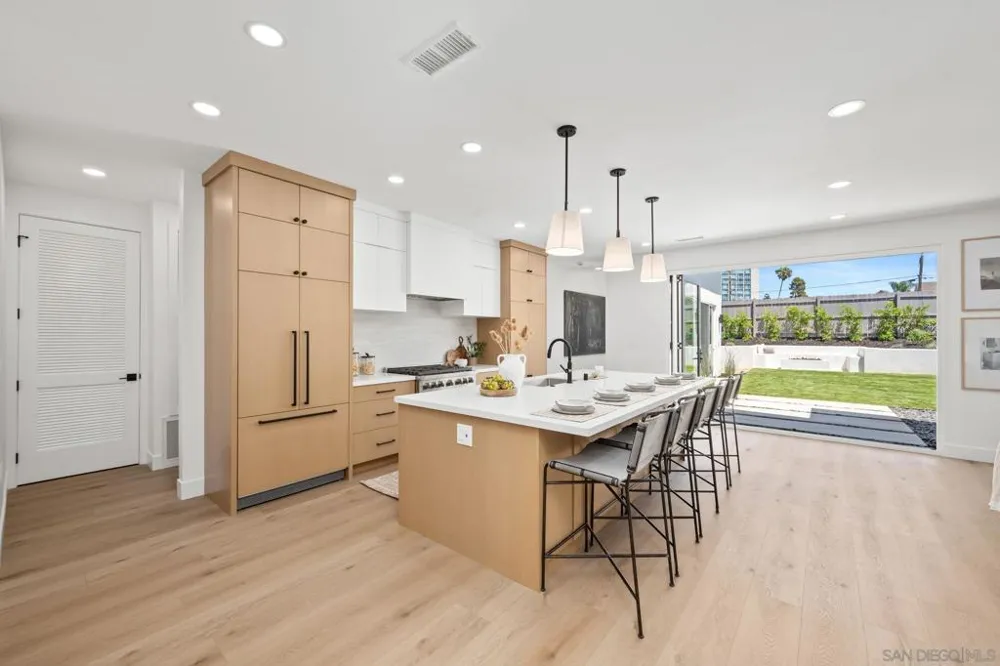 2861 Burgener San Diego, CA 92110