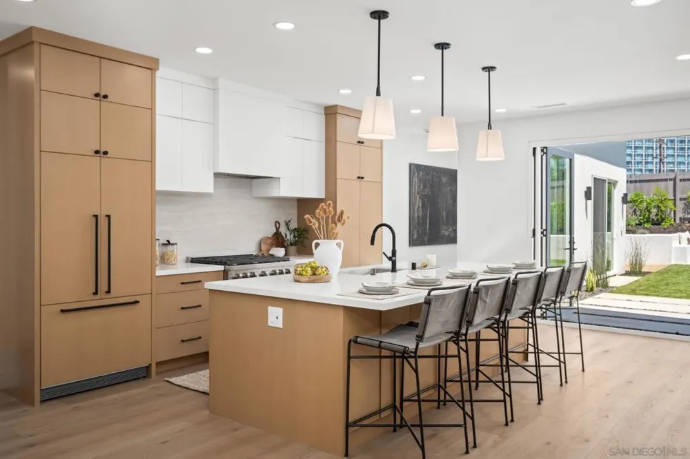 2861 Burgener San Diego, CA 92110