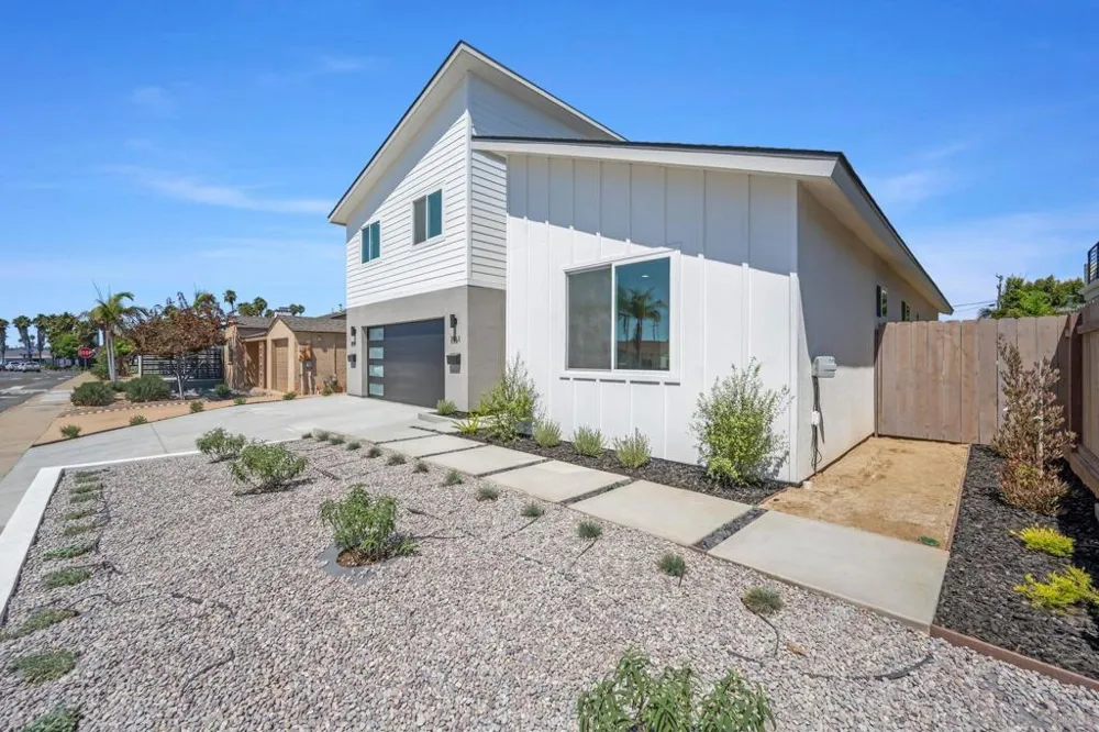 2861 Burgener San Diego, CA 92110
