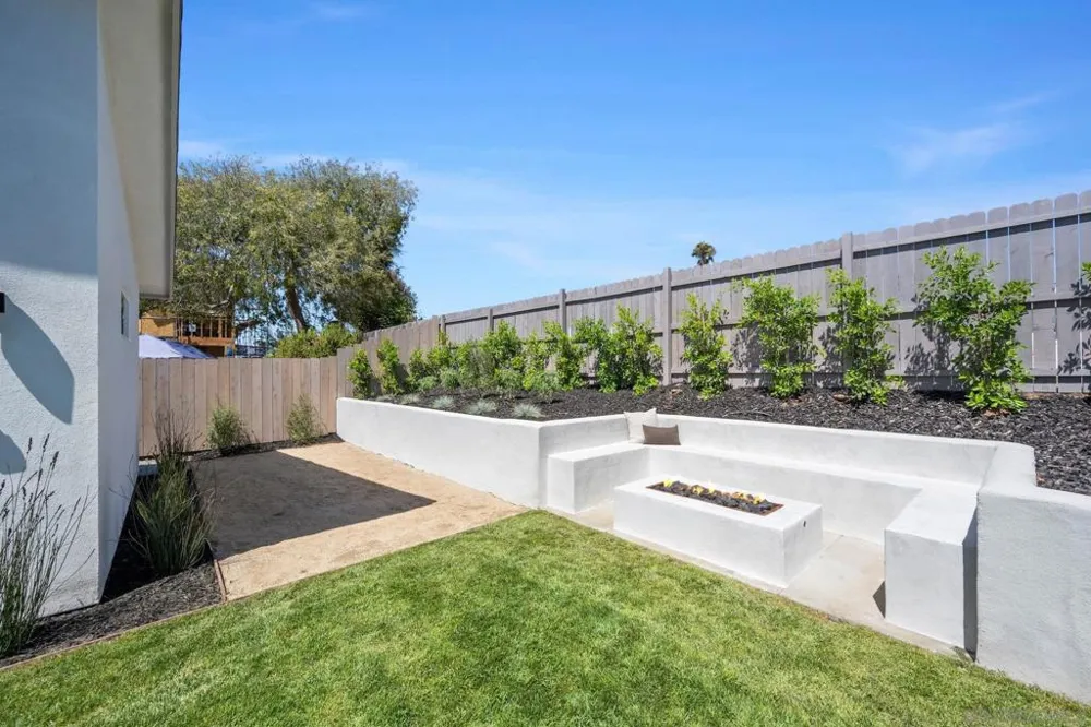 2861 Burgener San Diego, CA 92110