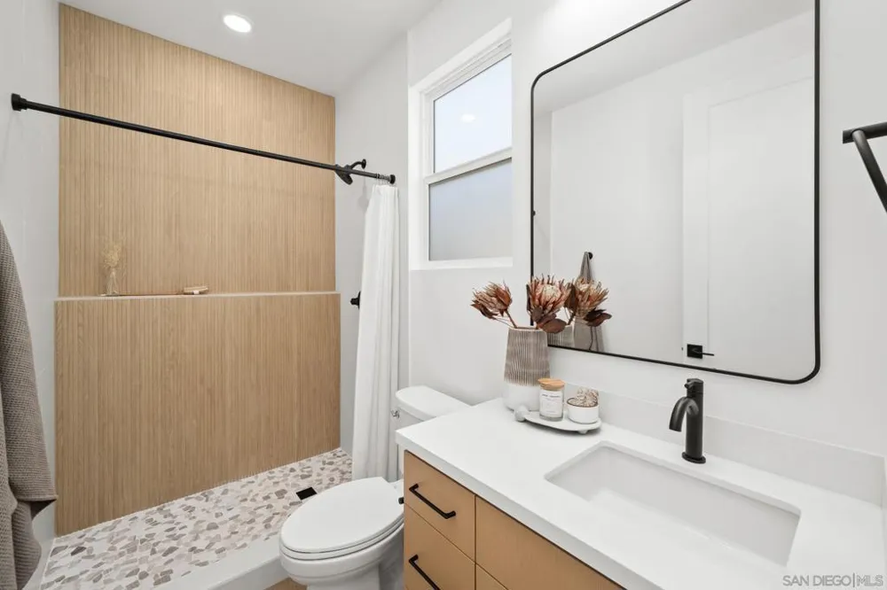 2861 Burgener San Diego, CA 92110