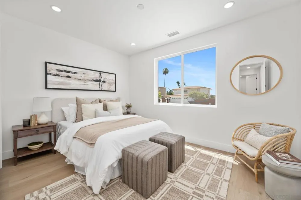 2861 Burgener San Diego, CA 92110