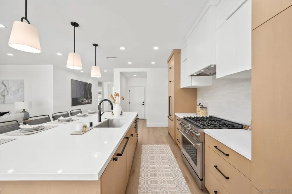 2861 Burgener San Diego, CA 92110