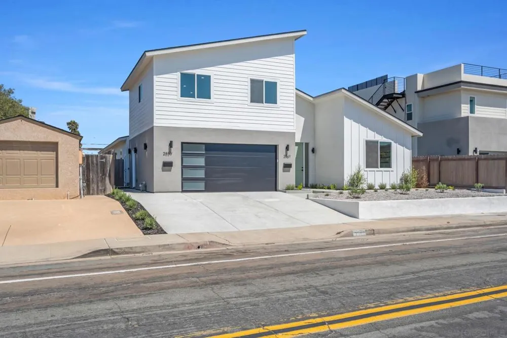 2861 Burgener San Diego, CA 92110