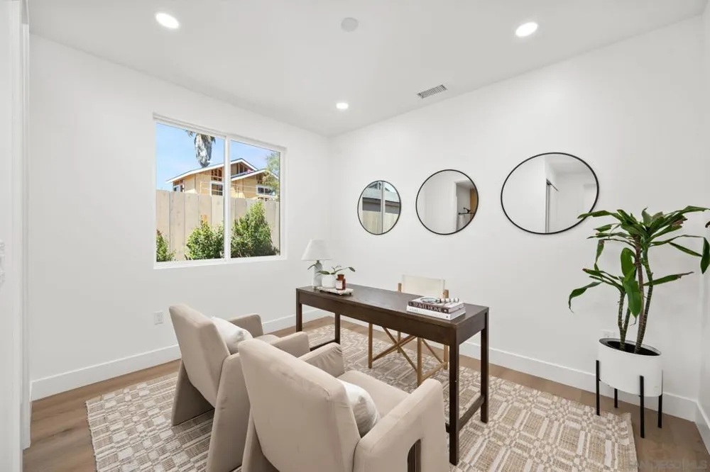 2861 Burgener San Diego, CA 92110