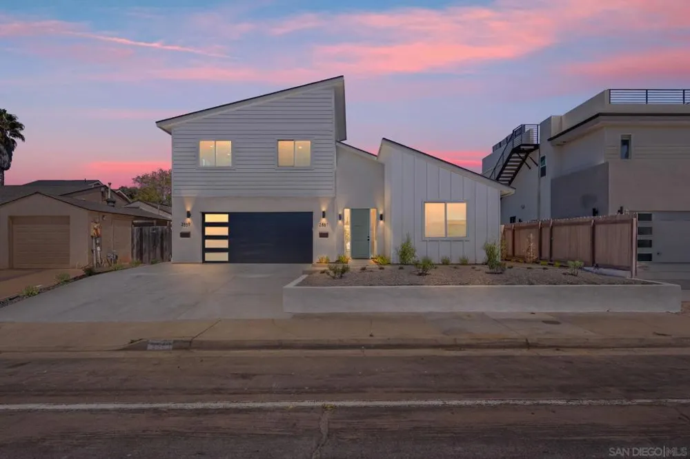 2861 Burgener San Diego, CA 92110