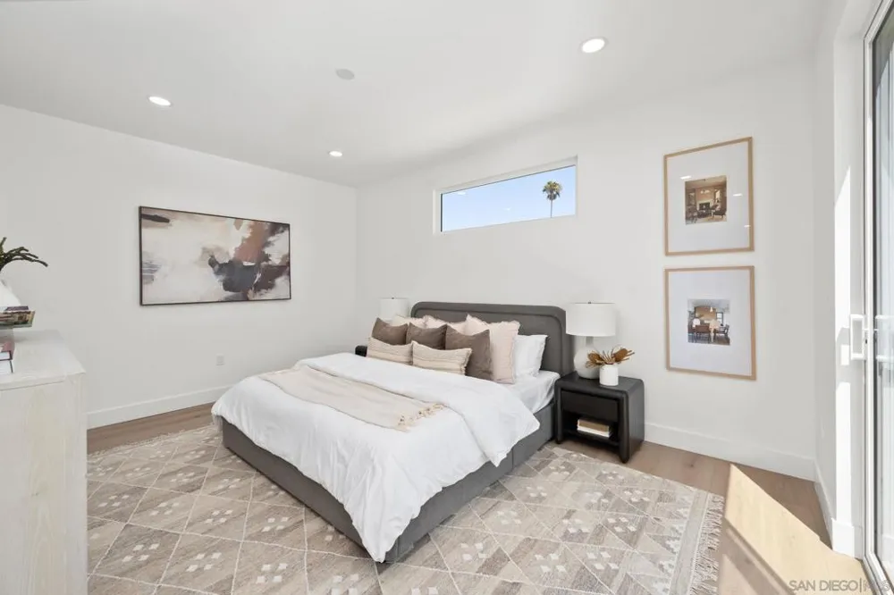 2861 Burgener San Diego, CA 92110