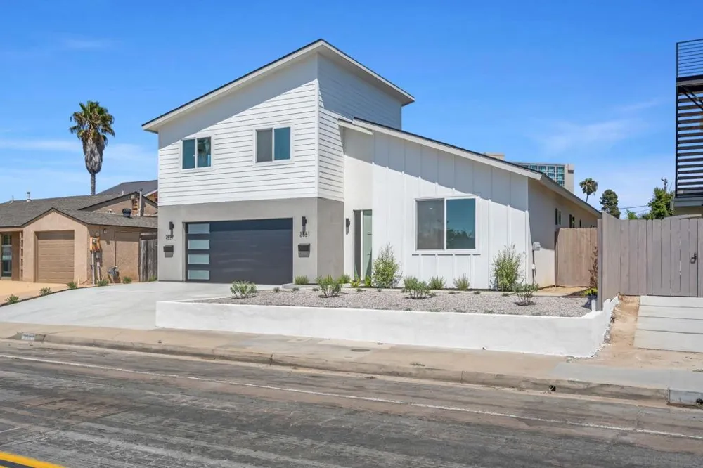 2861 Burgener San Diego, CA 92110