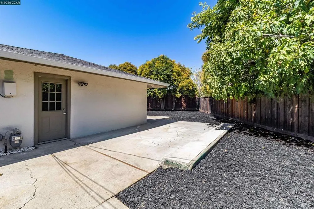 1593 Mendocino Dr Concord, CA 94521