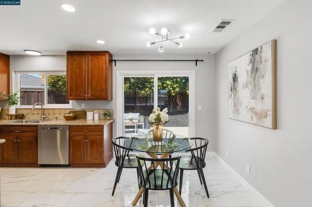 1593 Mendocino Dr Concord, CA 94521