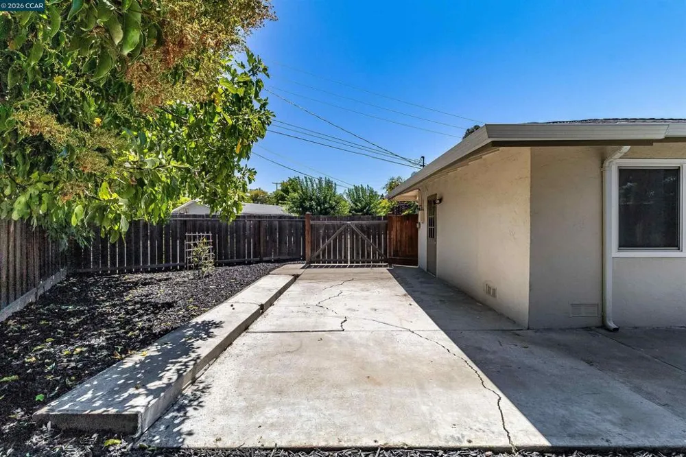 1593 Mendocino Dr Concord, CA 94521
