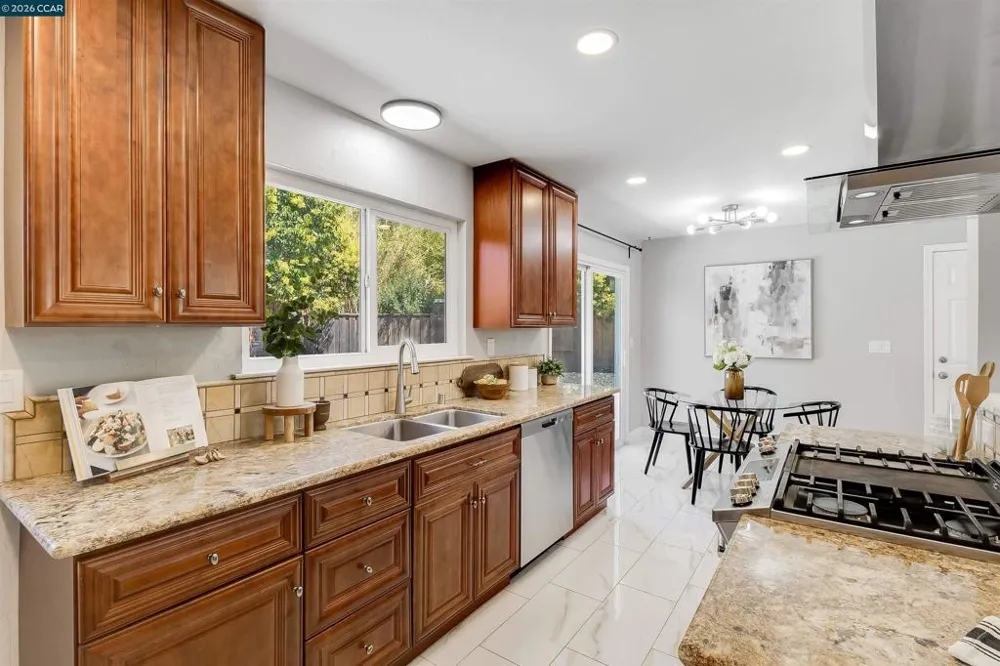 1593 Mendocino Dr Concord, CA 94521