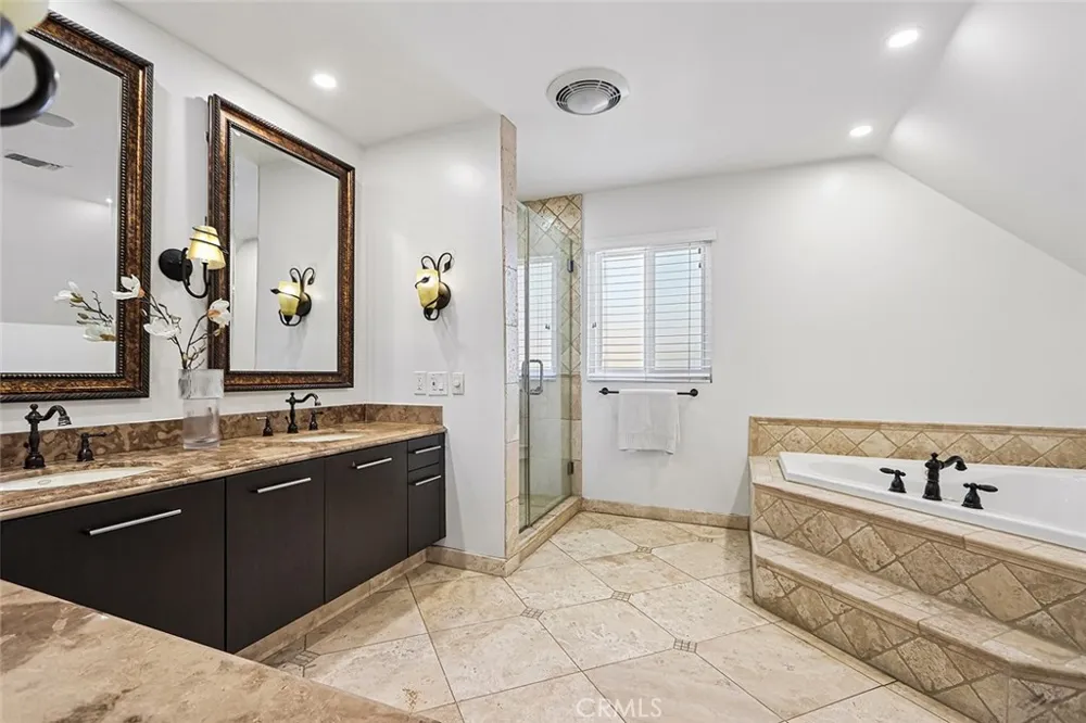17002 Dearborn Northridge, CA 91325
