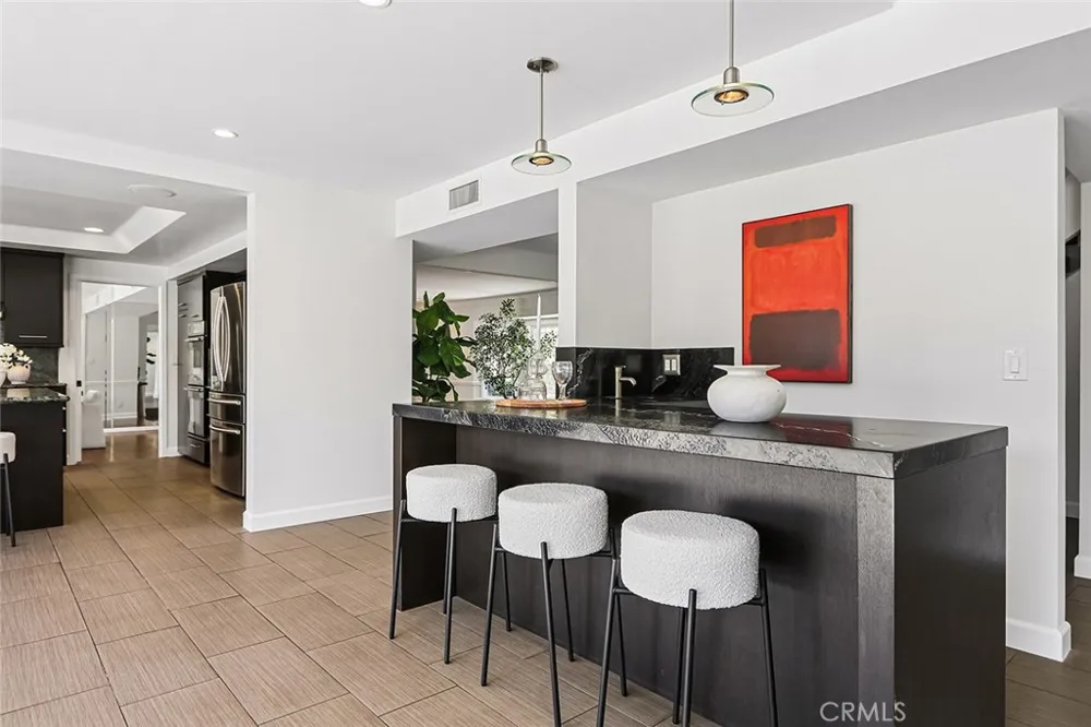 17002 Dearborn Northridge, CA 91325