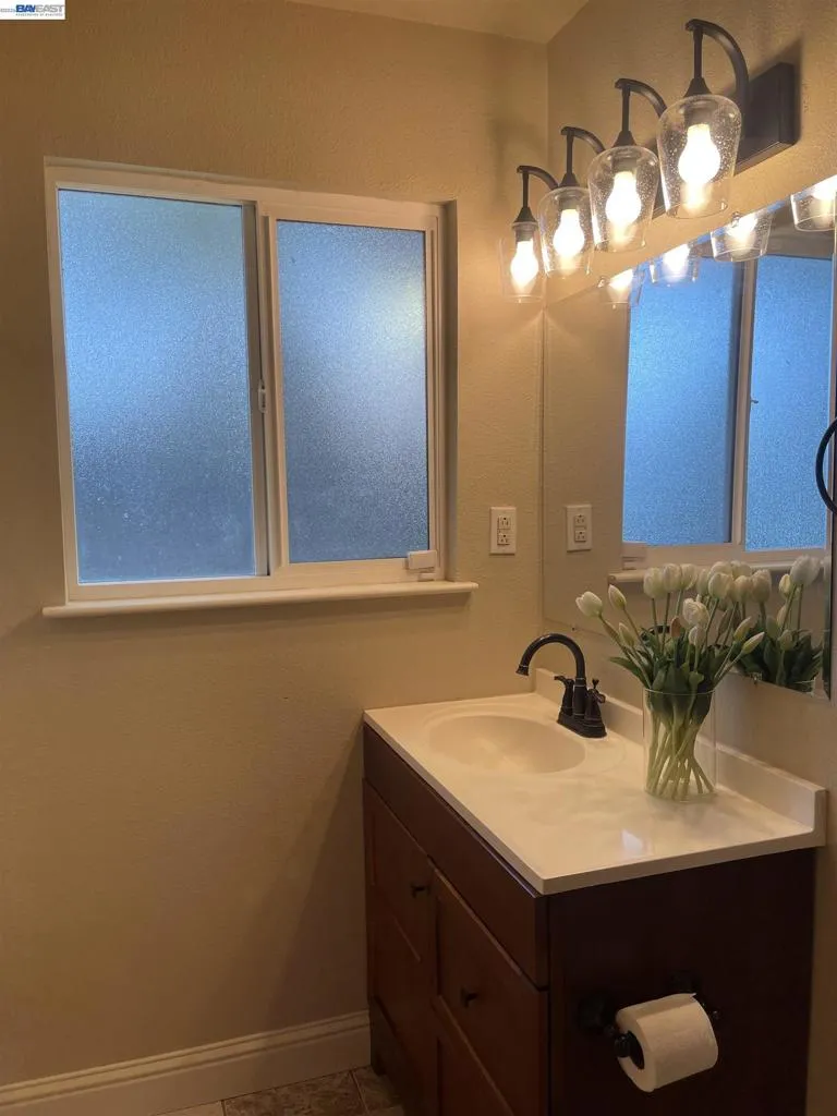 9901 Burline Street Sacramento, CA 95827