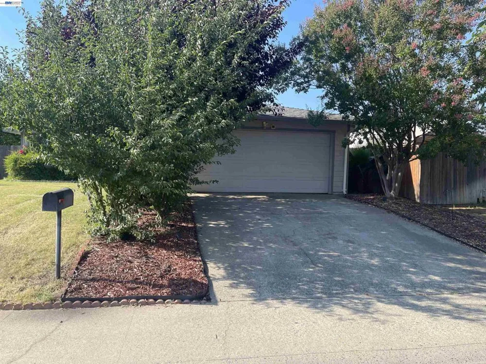 9901 Burline Street Sacramento, CA 95827