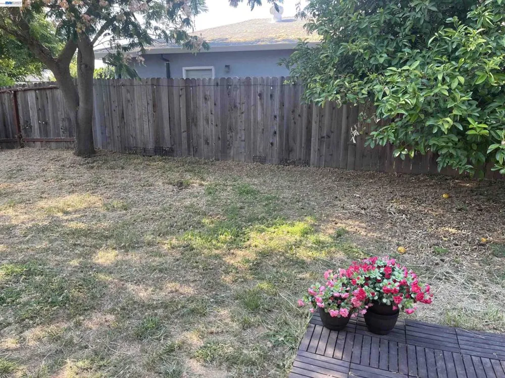 9901 Burline Street Sacramento, CA 95827