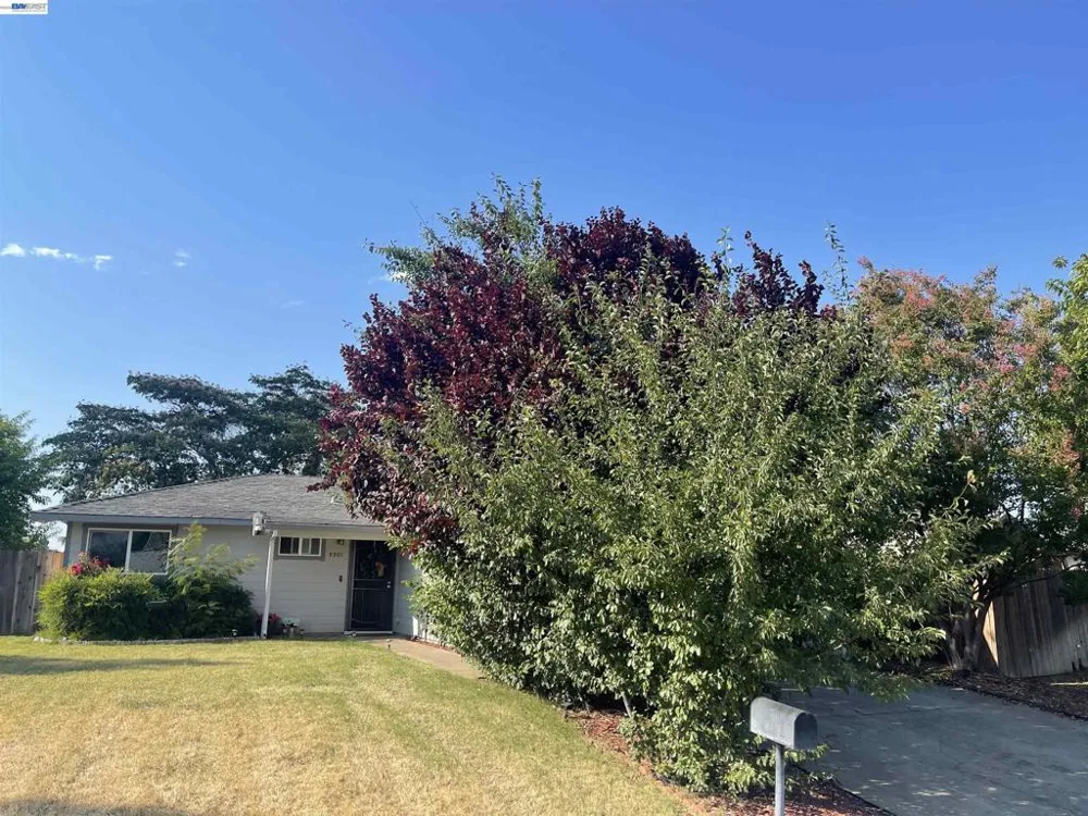 9901 Burline Street Sacramento, CA 95827