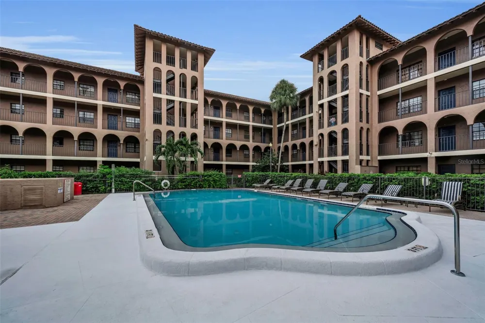 6100 GULFPORT BOULEVARD S #405 Gulfport, FL 33707