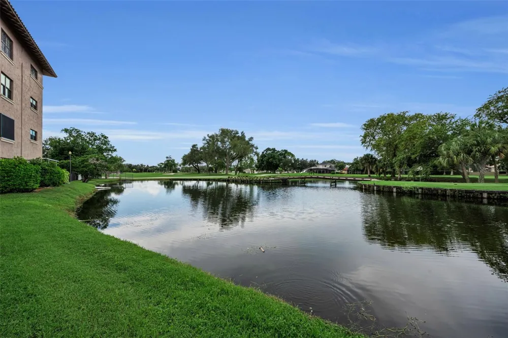 6100 GULFPORT BOULEVARD S #405 Gulfport, FL 33707