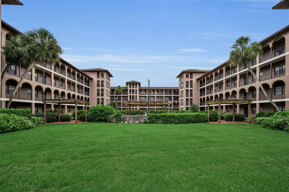 6100 GULFPORT BOULEVARD S #405 Gulfport, FL 33707