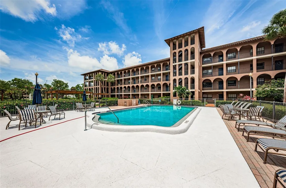6100 GULFPORT BOULEVARD S #405 Gulfport, FL 33707