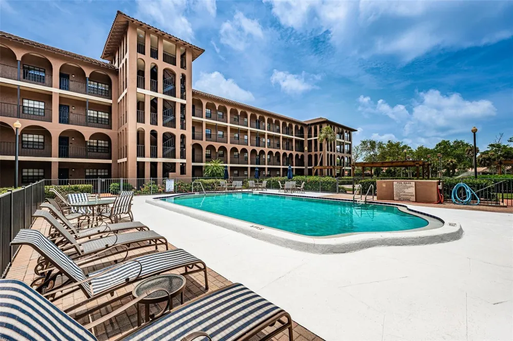 6100 GULFPORT BOULEVARD S #405 Gulfport, FL 33707