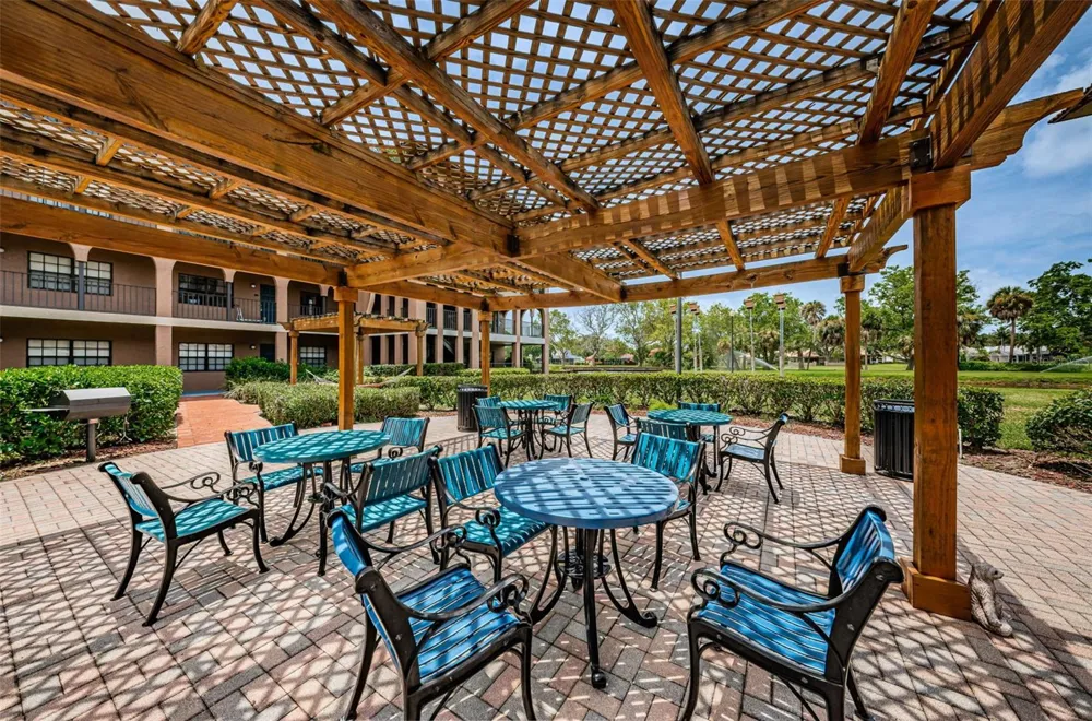 6100 GULFPORT BOULEVARD S #405 Gulfport, FL 33707