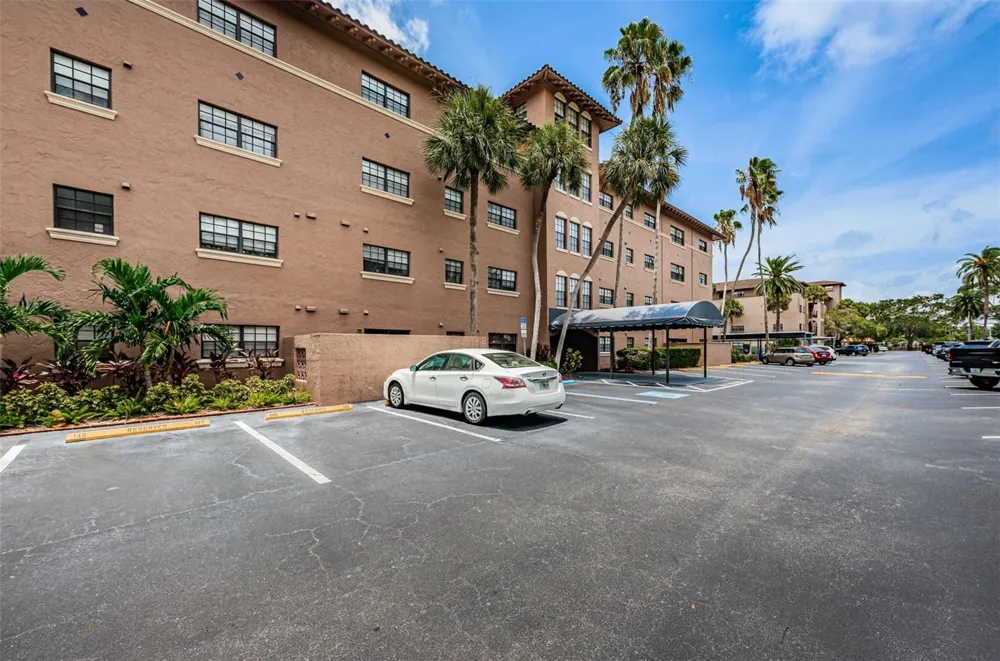 6100 GULFPORT BOULEVARD S #405 Gulfport, FL 33707
