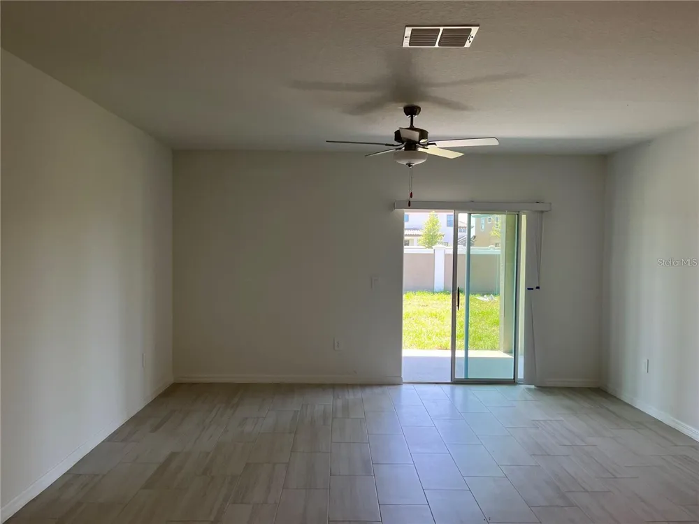 11186 RADIANT SHORE LOOP San Antonio, FL 33576