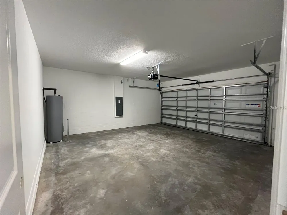 11186 RADIANT SHORE LOOP San Antonio, FL 33576