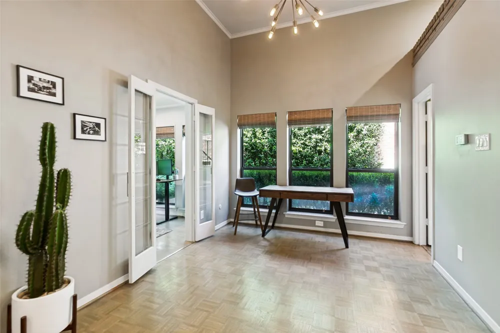 14913 Oaks North Drive Addison, TX 75254