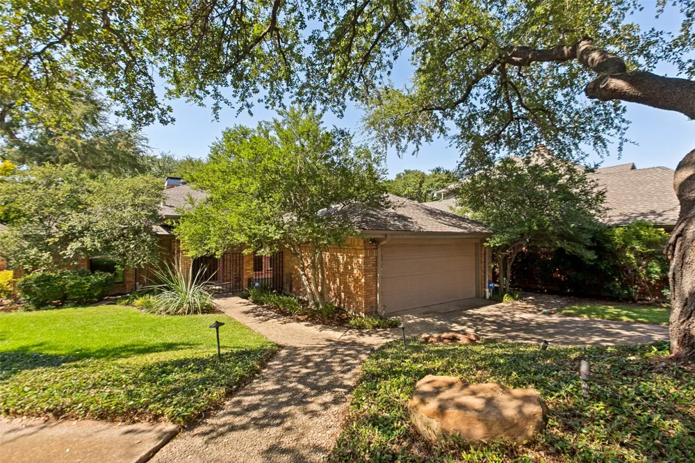 14913 Oaks North Drive Addison, TX 75254