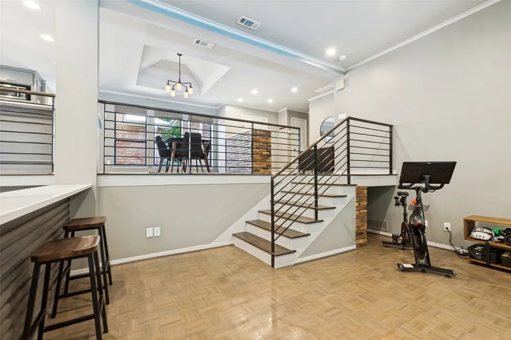 14913 Oaks North Drive Addison, TX 75254