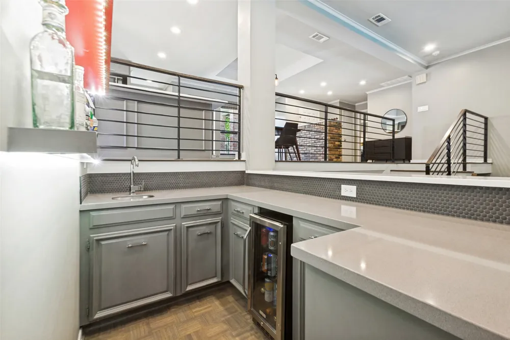 14913 Oaks North Drive Addison, TX 75254
