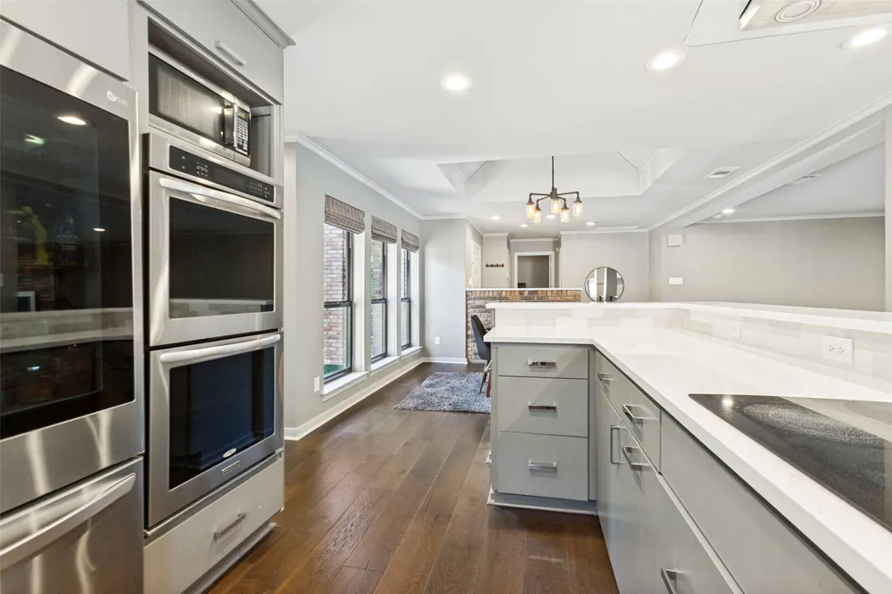 14913 Oaks North Drive Addison, TX 75254