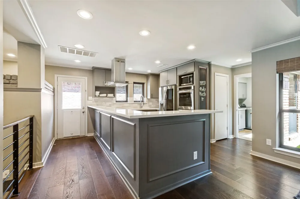 14913 Oaks North Drive Addison, TX 75254