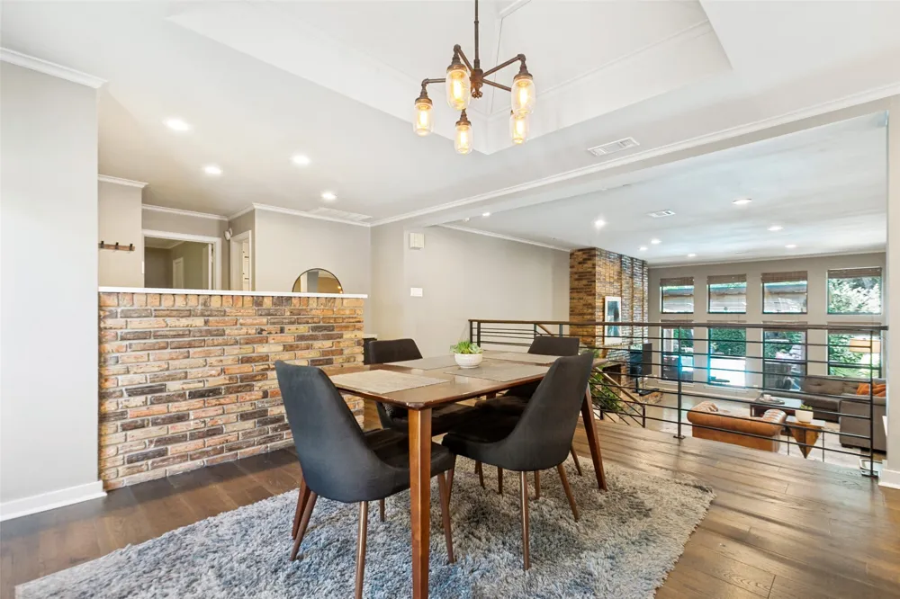 14913 Oaks North Drive Addison, TX 75254