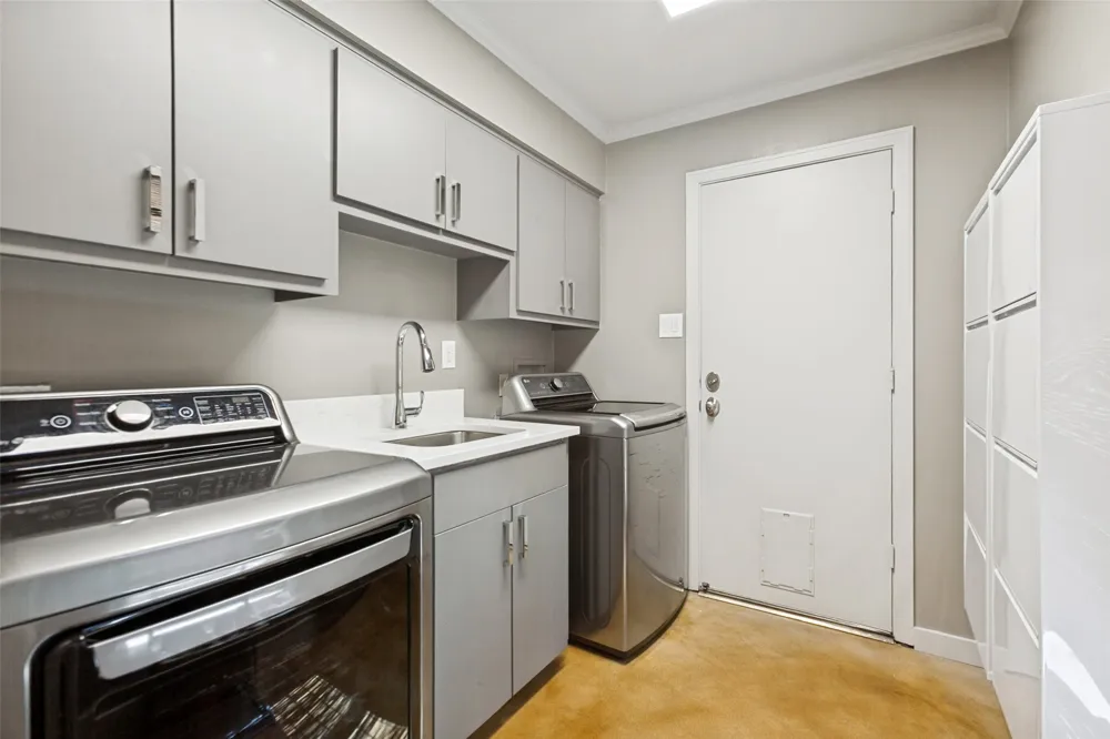 14913 Oaks North Drive Addison, TX 75254